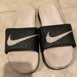 Nike woman’s slides